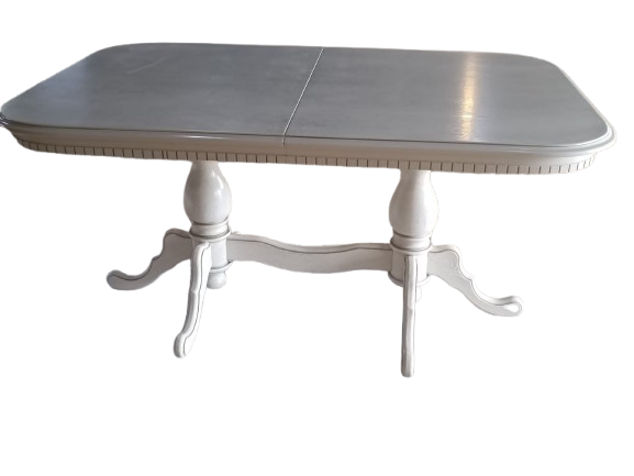 Masă din lemn masiv