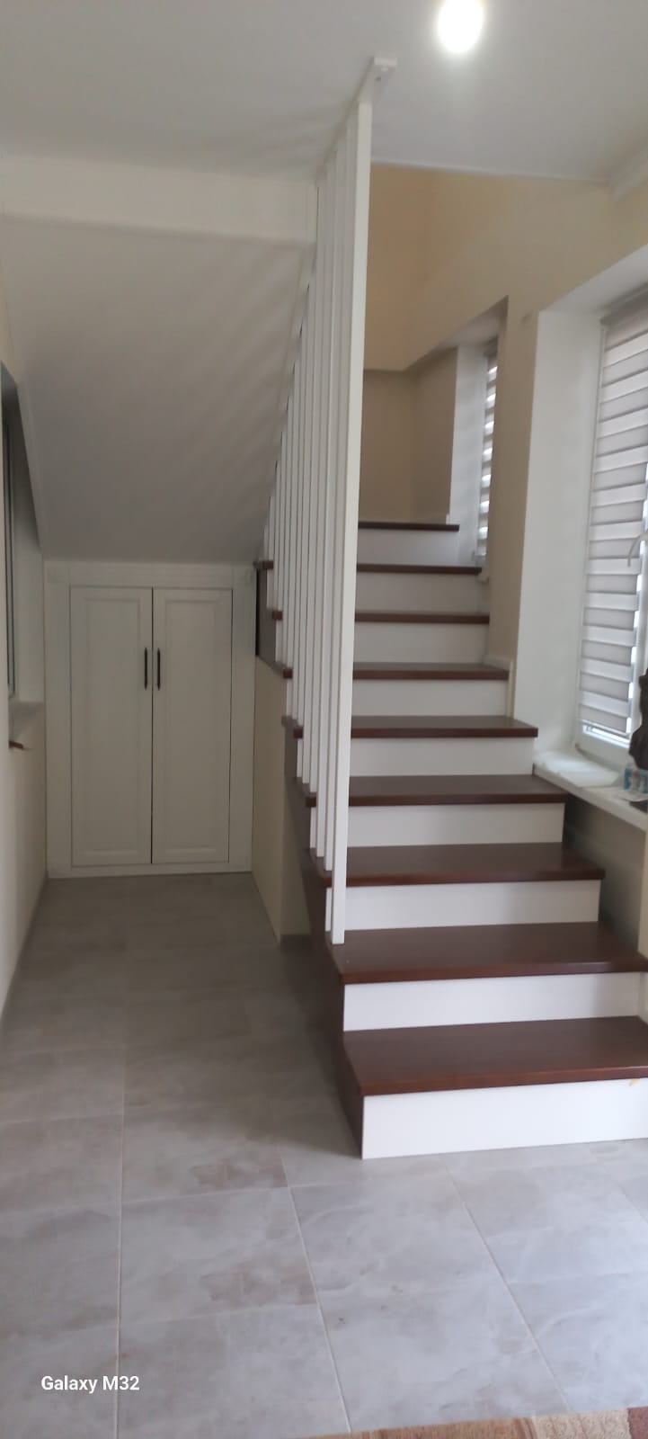 Scară din lemn masiv