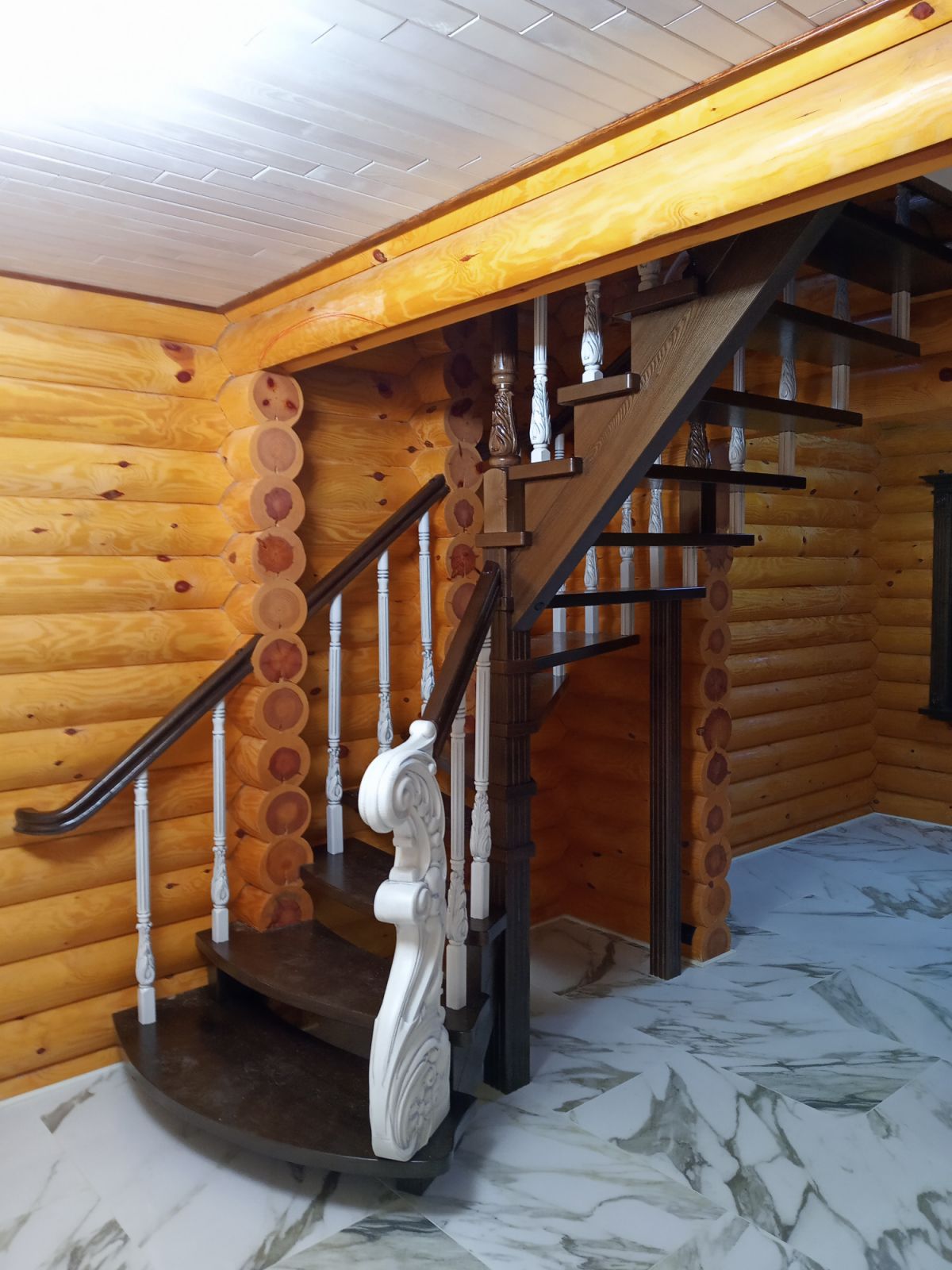 Scară din lemn masiv