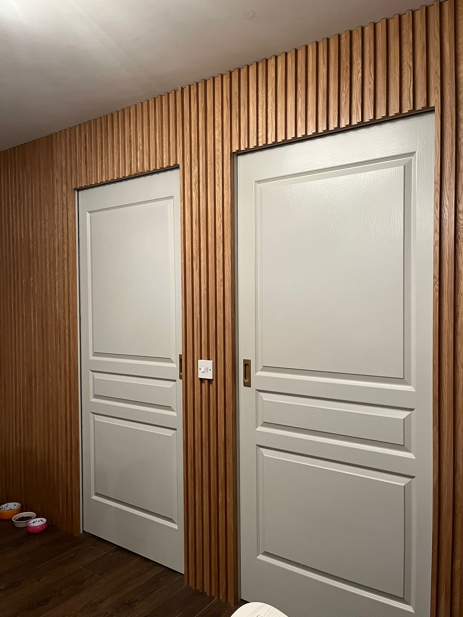 Ușă din lemn masiv